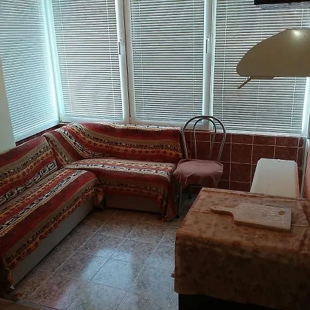 Apartment флора - гр.приморско ммц *